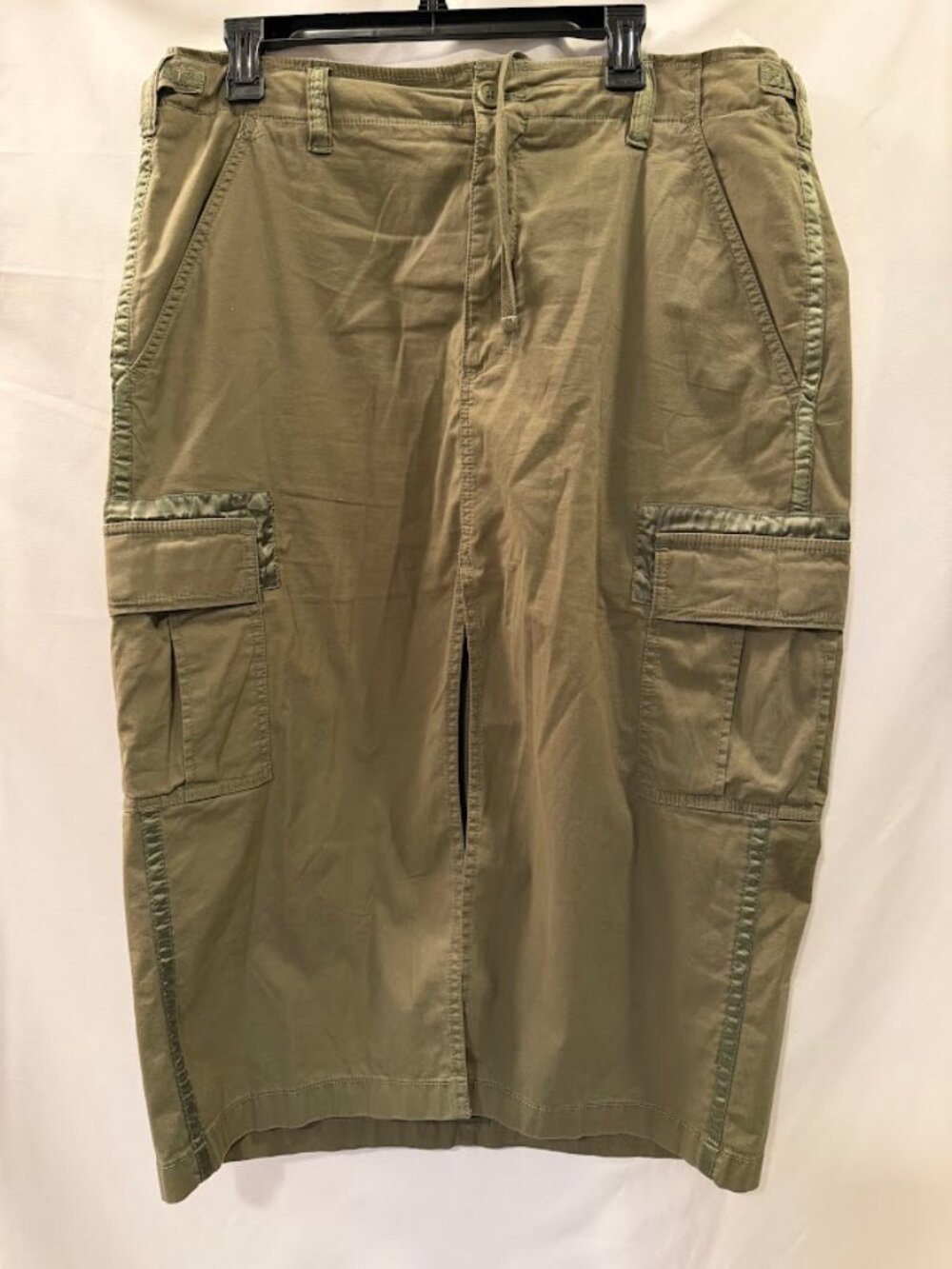 NWOT ABERCROMBIE & FITCH Midi Cargo Skirt with Utility Pockets - Large